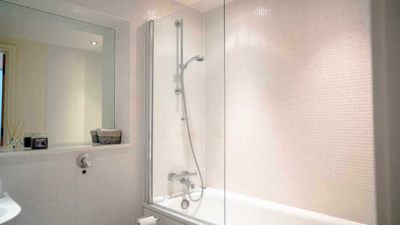 Comfy Spacious Apartment In Canary Wharf Лондон Екстериор снимка